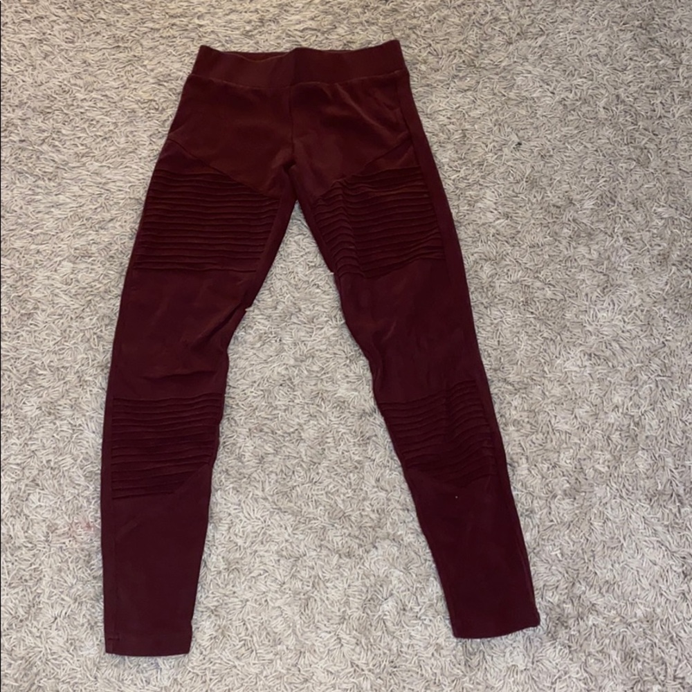 textured maroon leggings